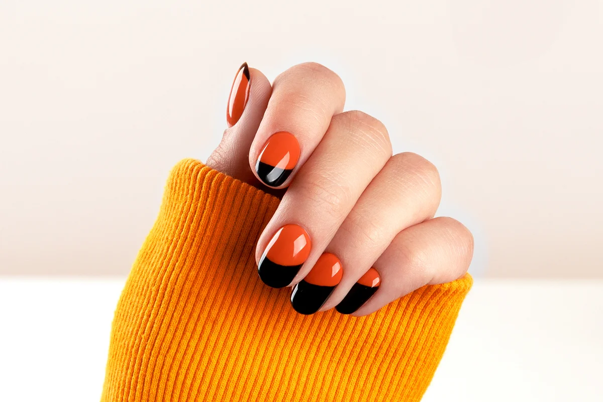 Black and Orange fashionable nail design