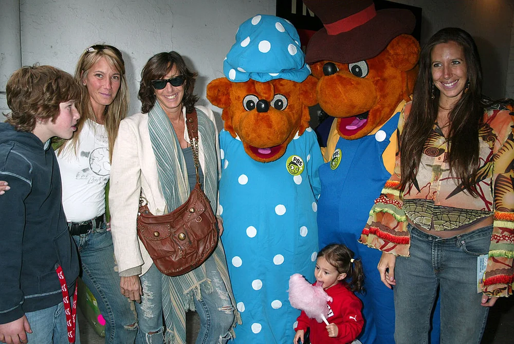 Donna Karan and granddaughter Stefania (in red) and daughter Gabby Karan (far right) and other family members with Mama Bear and Papa Bear of The Berenstain Bears