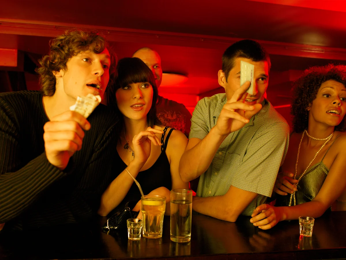 people ordering drinks