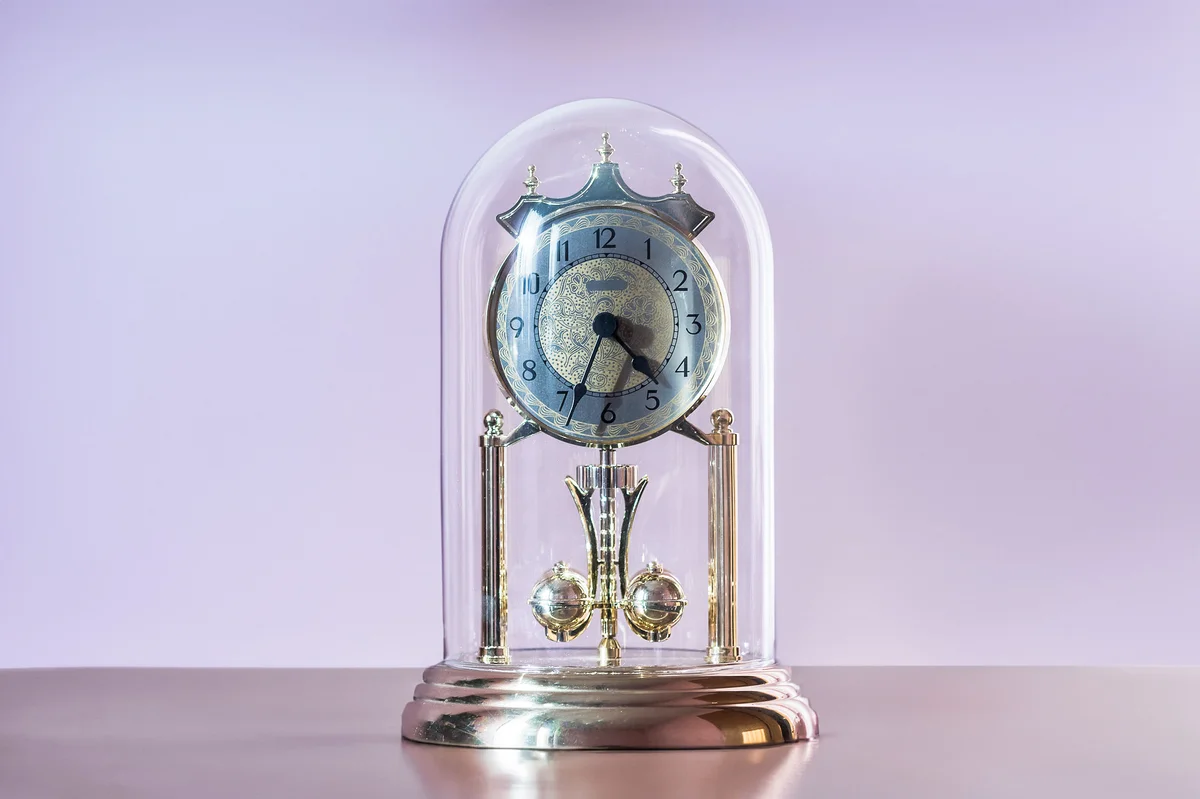 Mantel Clock with Glass Dome & Rotating Pendulum