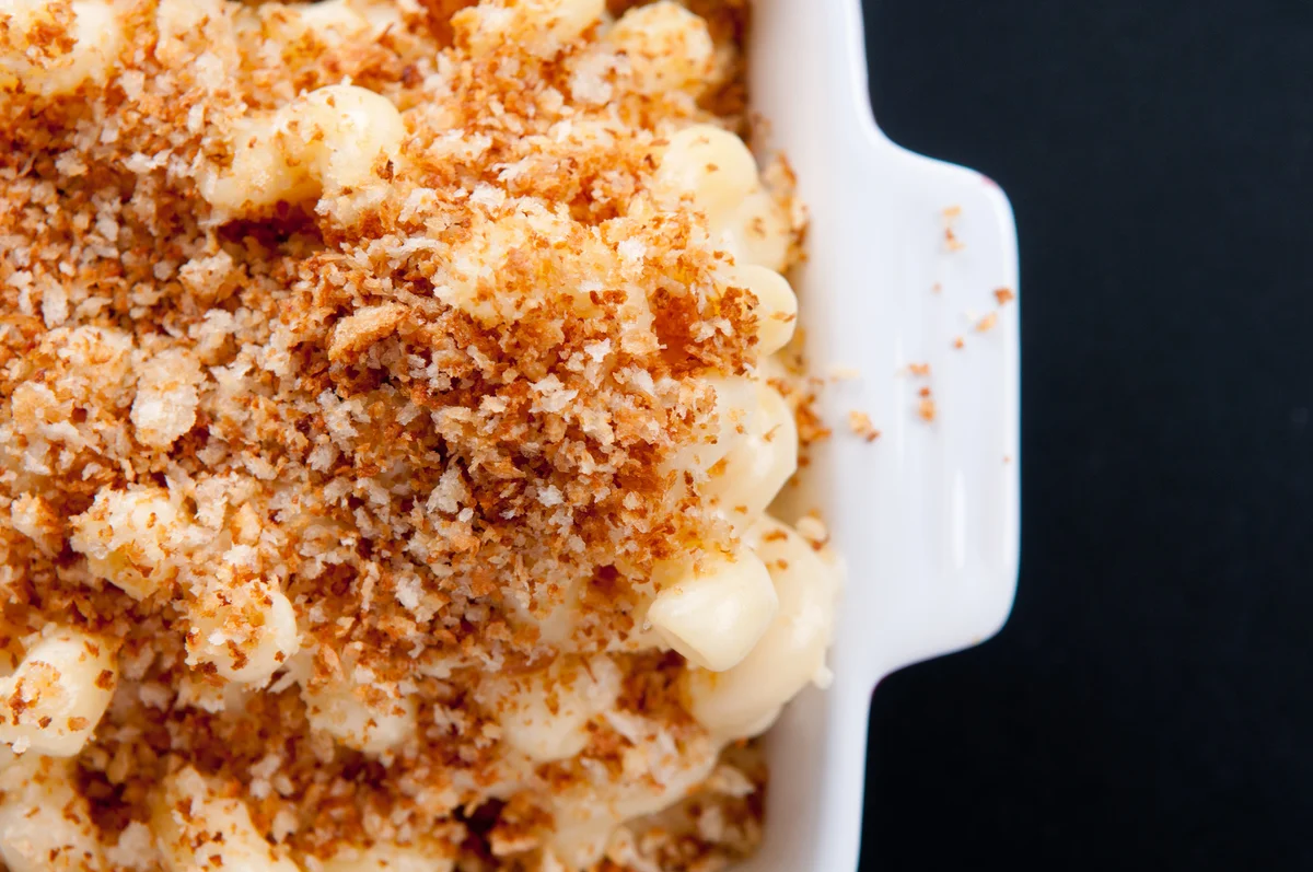 breadcrumbs on mac n cheese