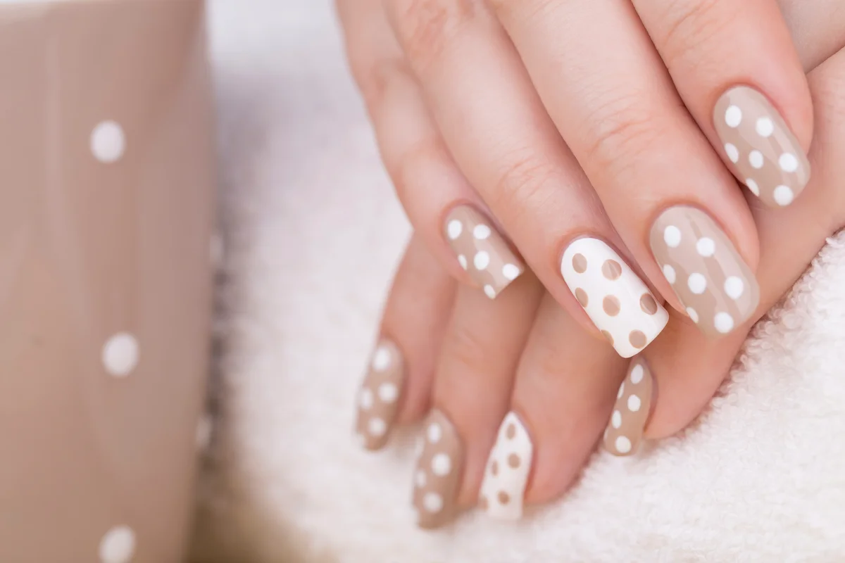 dotted nails