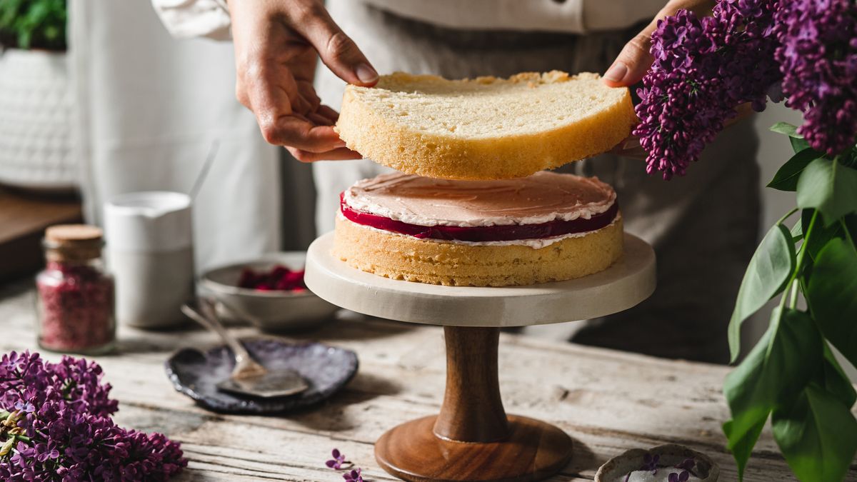 41 Creative Cake Filling Ideas to Upgrade Your Baking Game