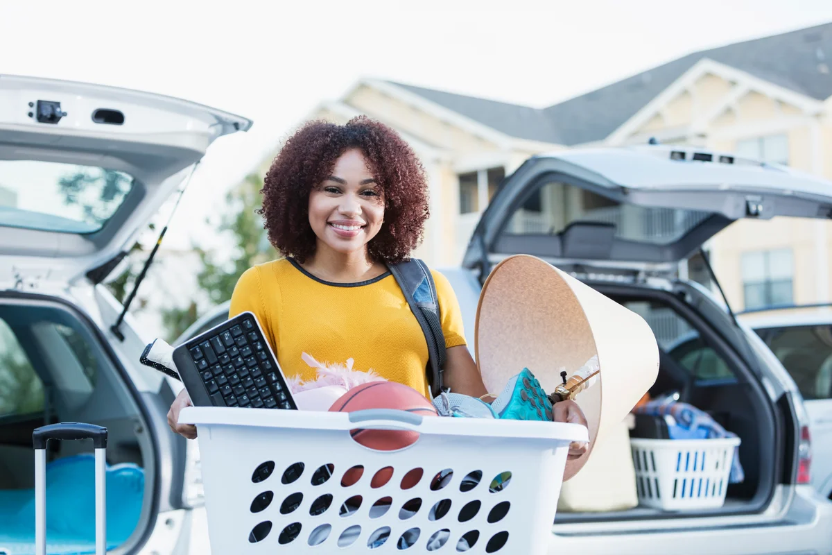 college student moving in