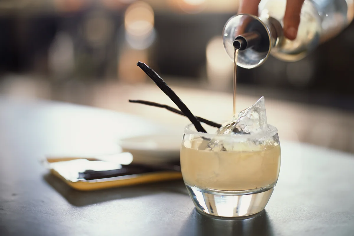 Vanilla infused cocktail