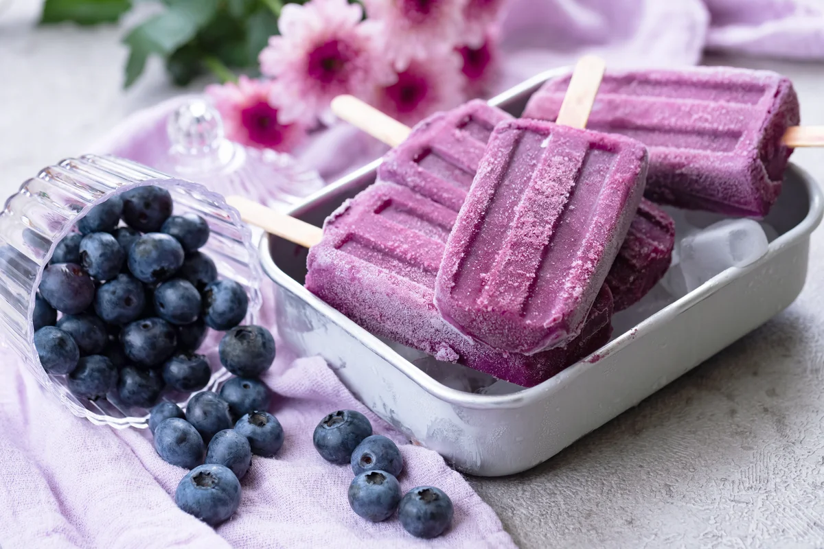 Homemade blueberries popsicles