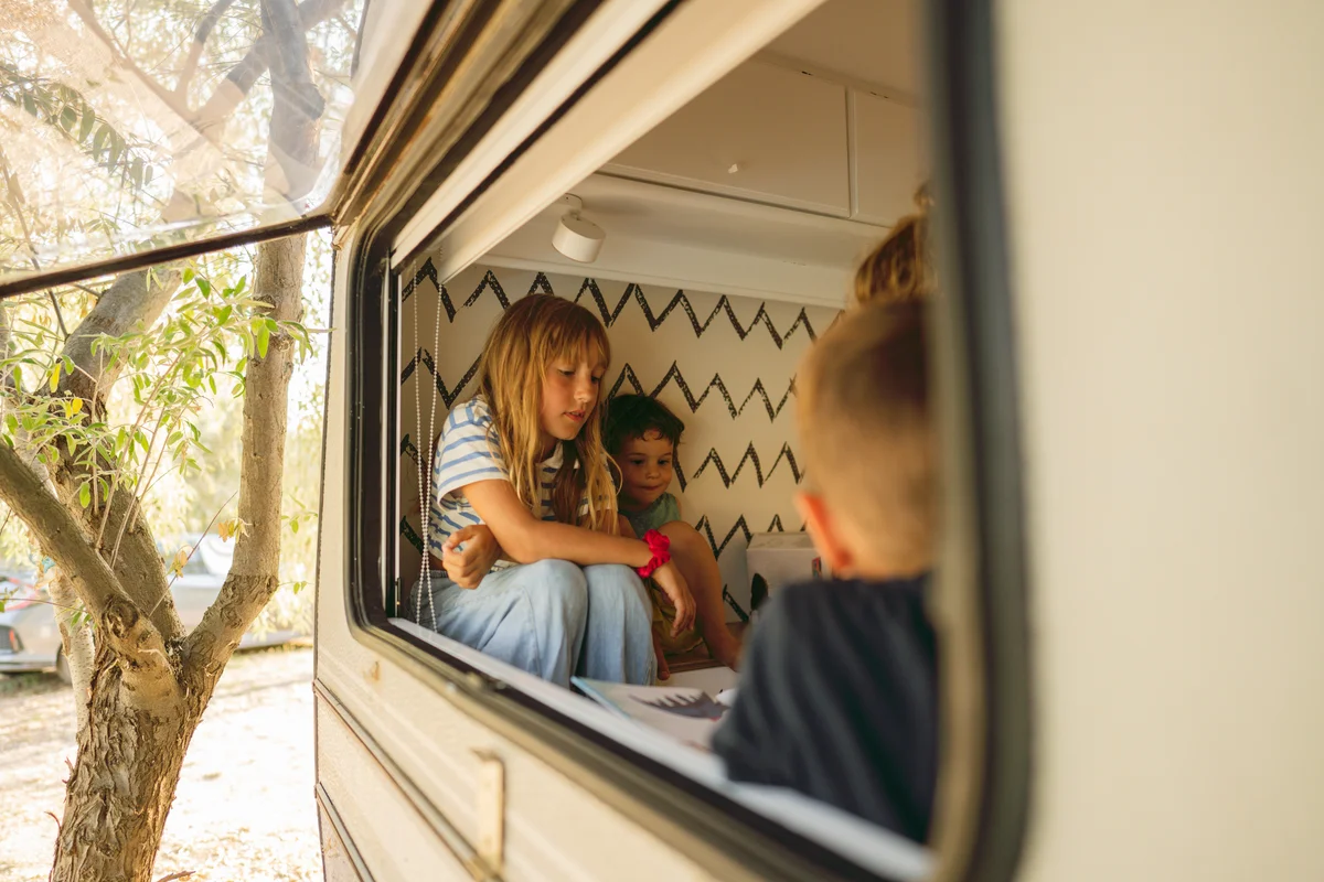 camper with wallpaper