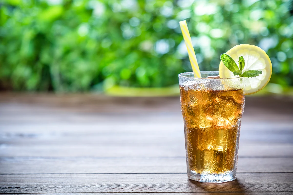 iced tea with lemon