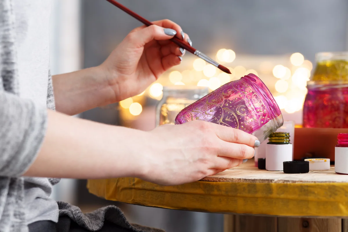 painting a jar