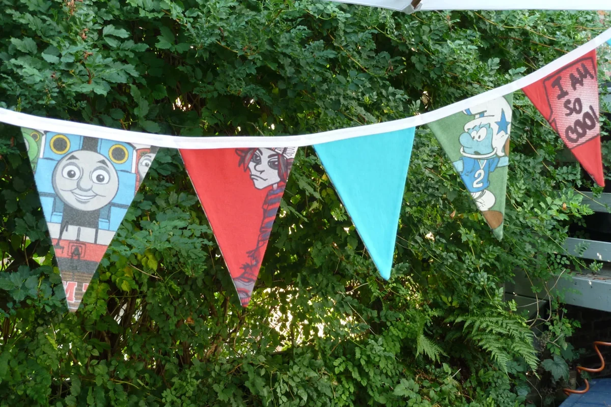 Custom t-shirt banner flags