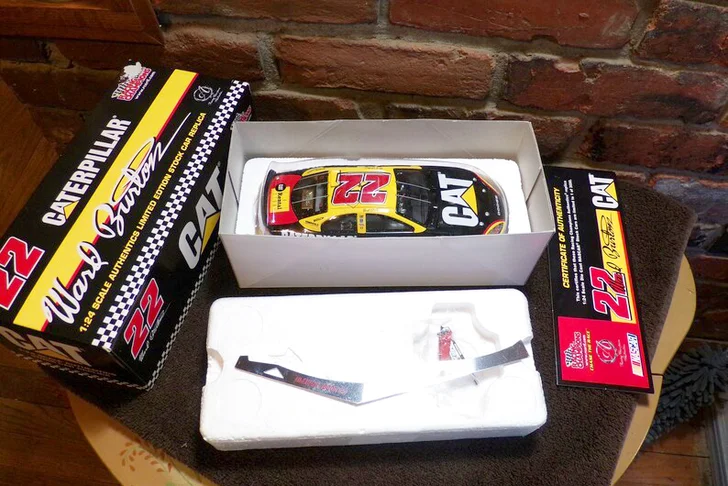 Vintage Revell, 2002, Dale Jarrett UPS 88, Taurus, NASCAR