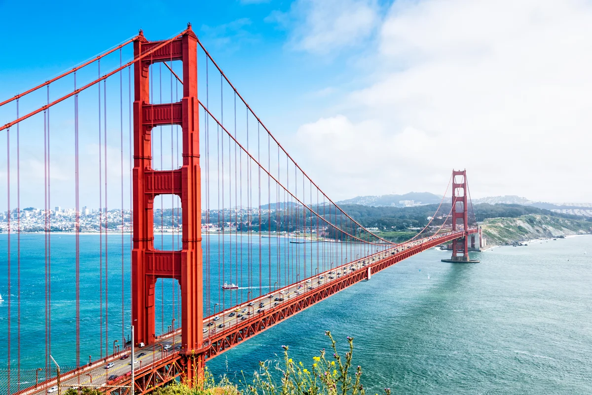 Color of the Golden Gate Bridge