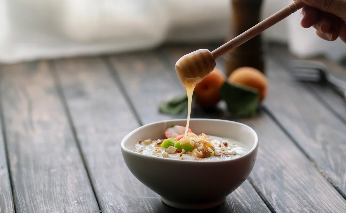 yogurt with fruit and honey