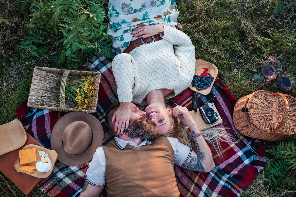 Couple enjoying romantic cozy picnic