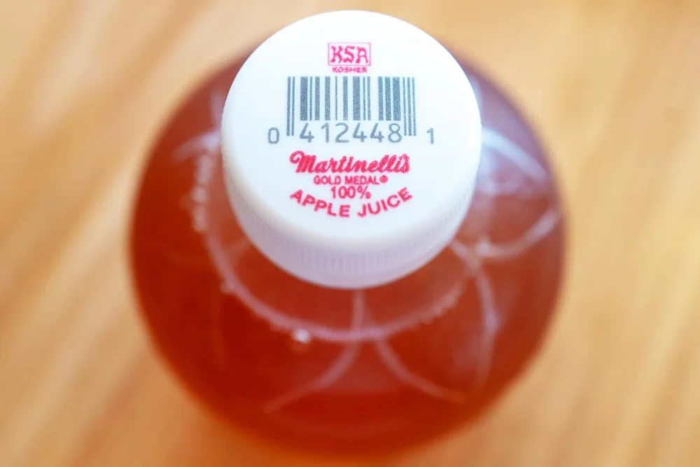 Martinelli Apple Juice with KSA Kosher certification