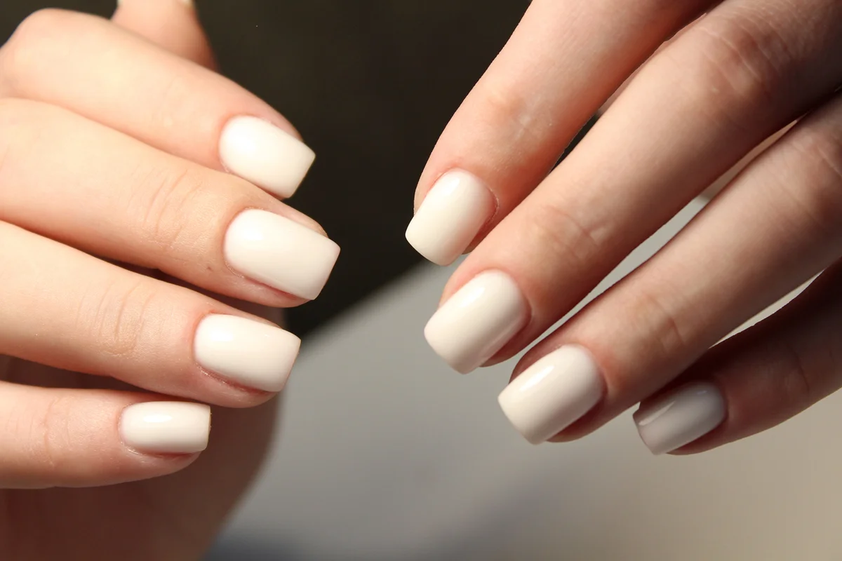 Trendy manicure design