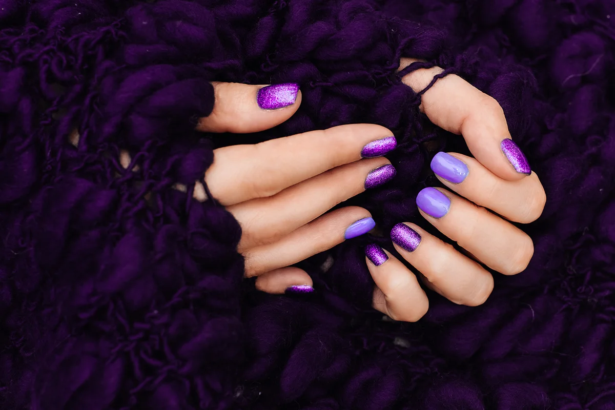 bright lilac shiny creative manicure