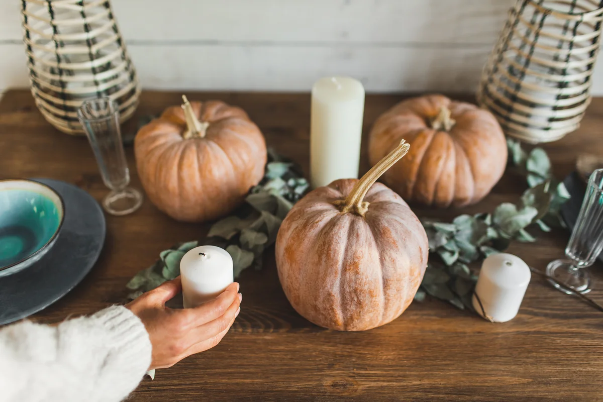 Trendy farmhouse fall table decor