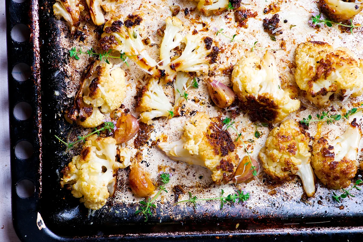 Grilled cabbage with cheese sauce