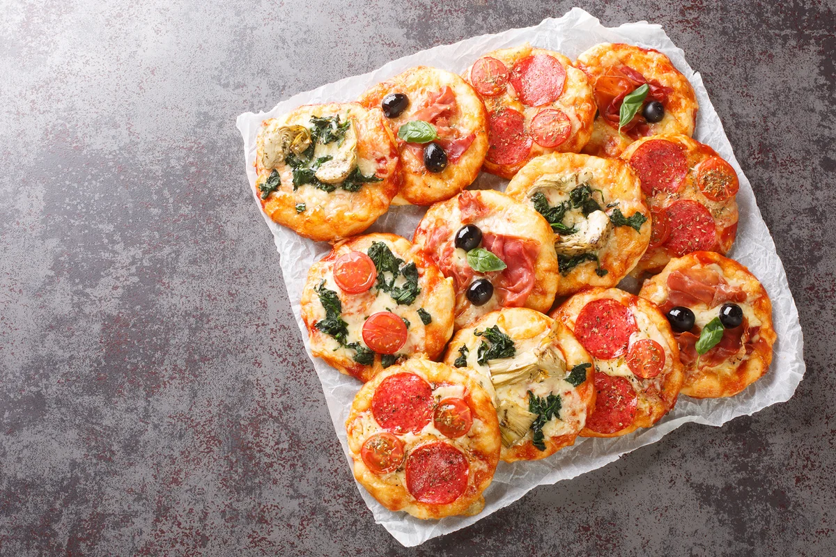 Hot assorted mini pizza