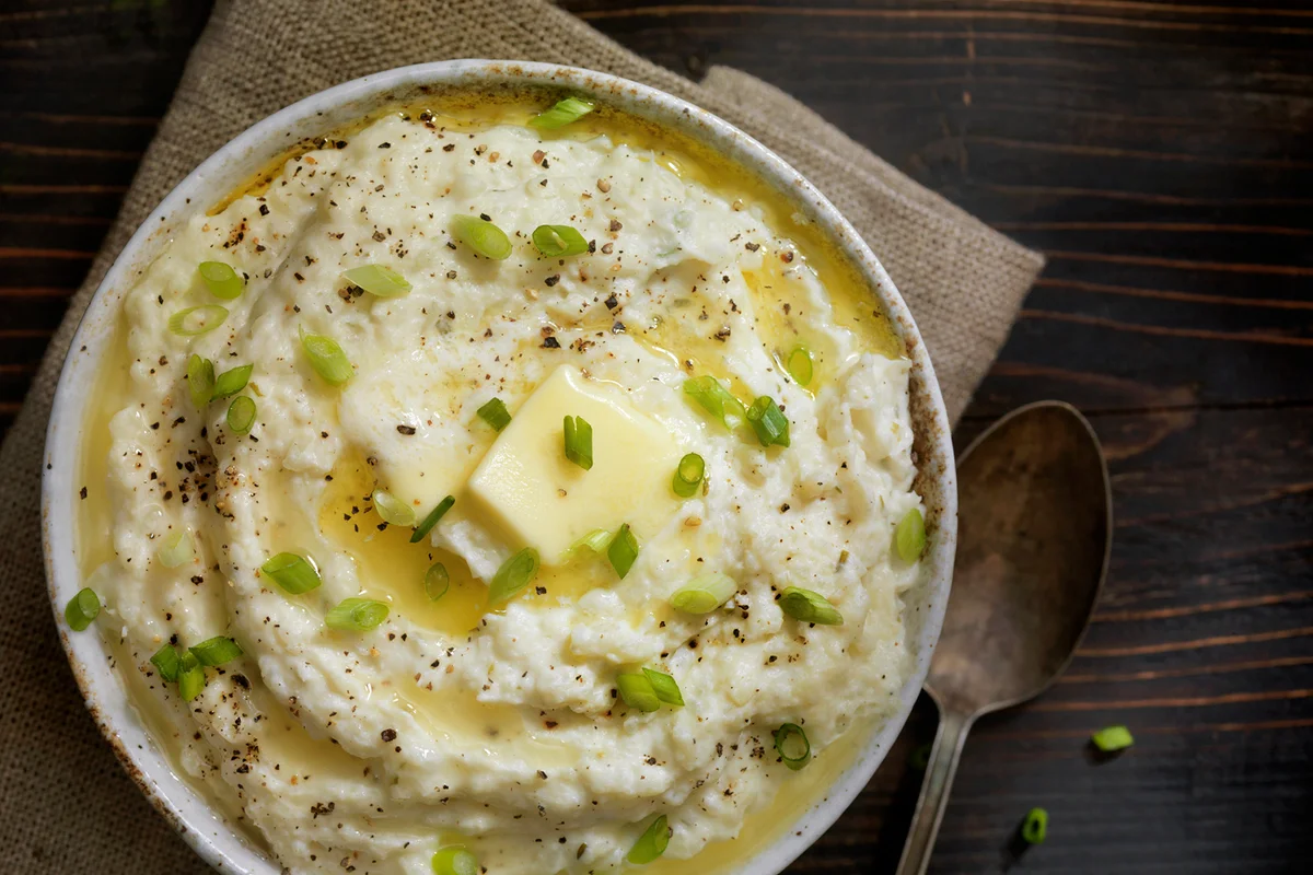 Creamy Mashed Cauliflower with Melted Butter