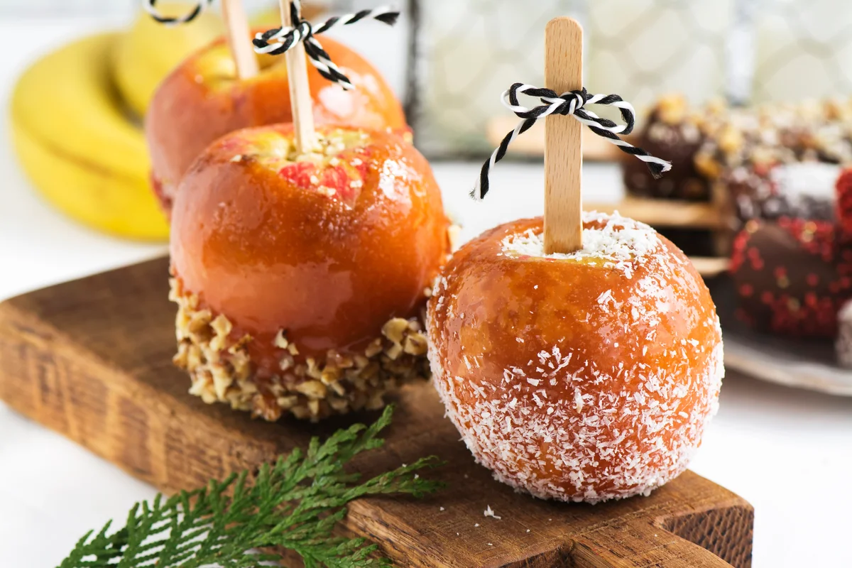 Cute caramel apples