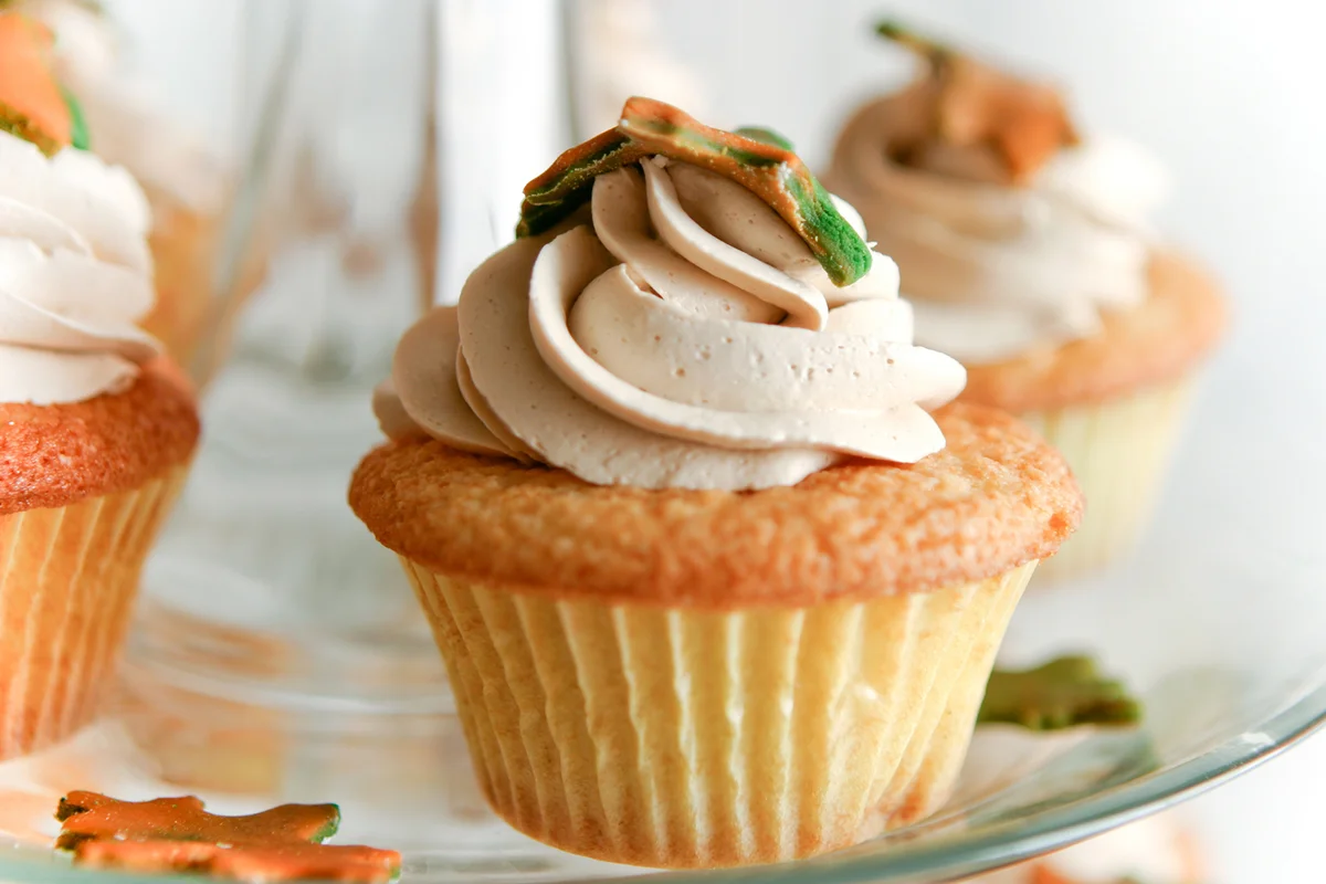 Vanilla cupcake with fondant maple leaf