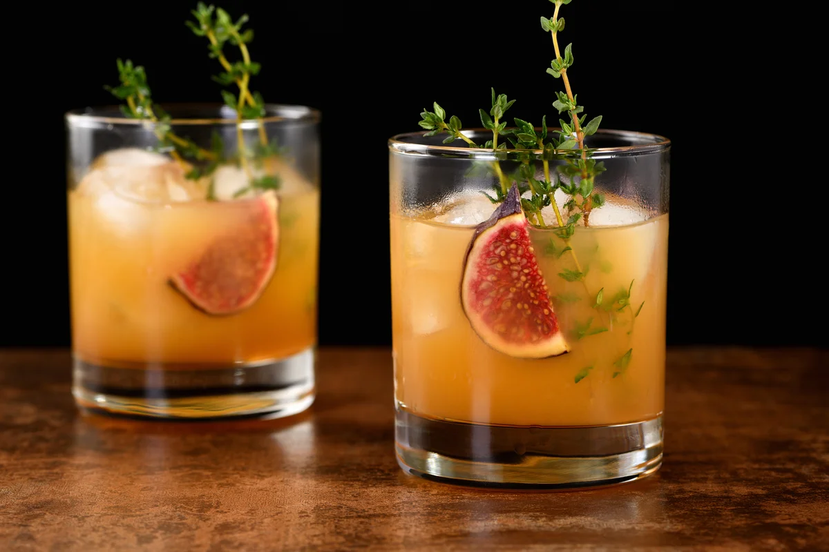 Fig and stormy cocktail