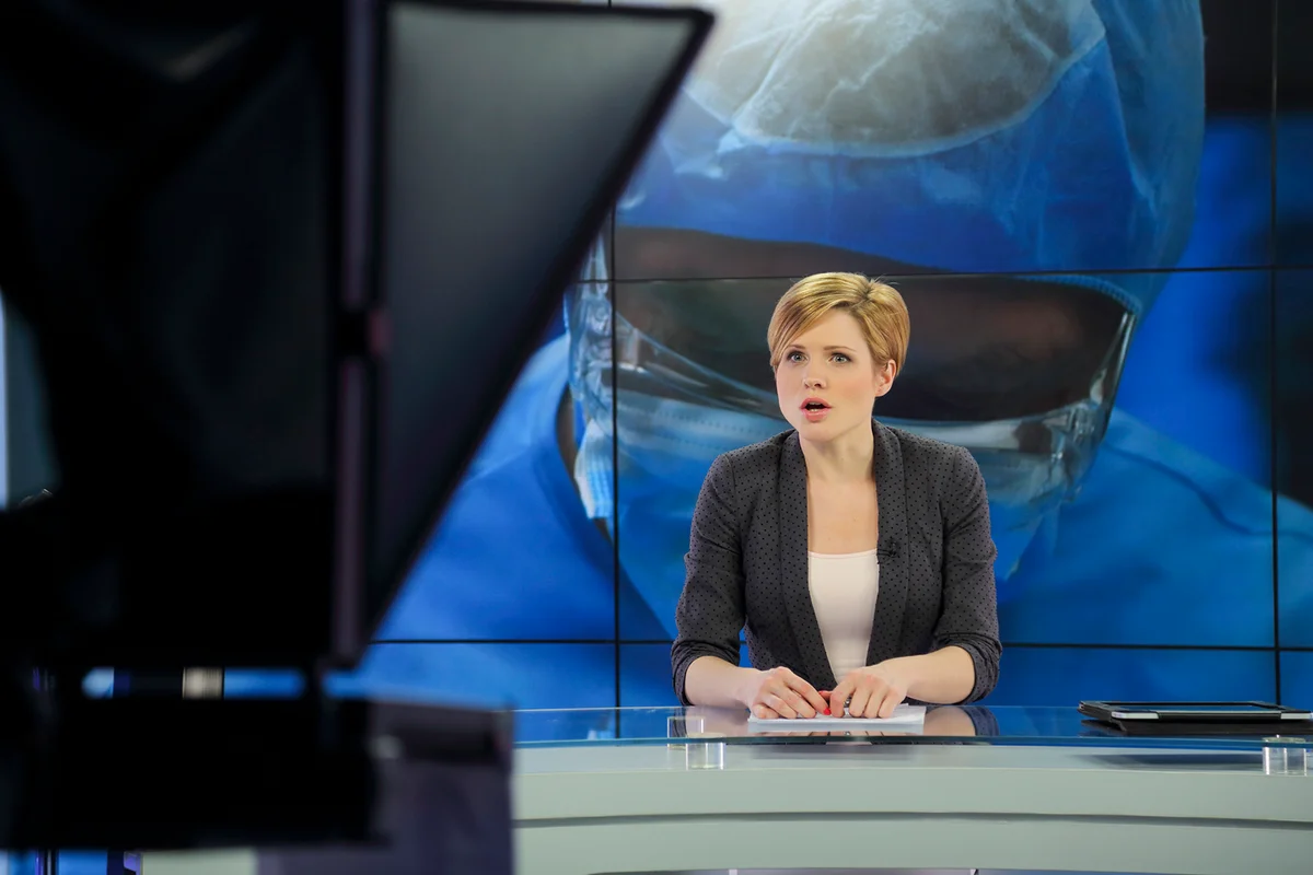 Breaking news female anchor