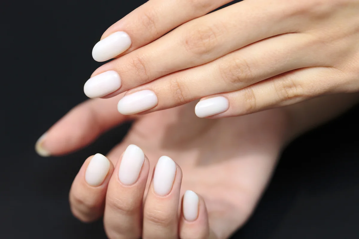 Gentle nude manicure