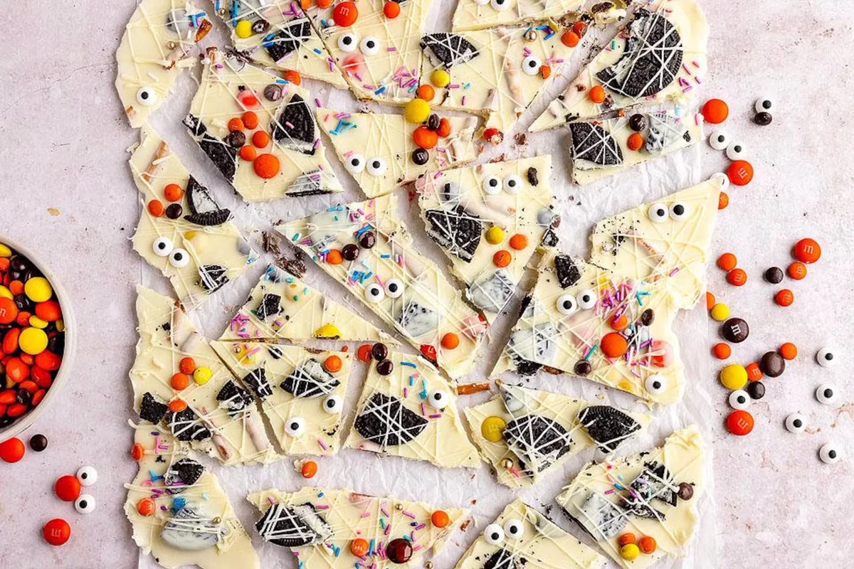 Spooky all hallows' eve white chocolate candy bark