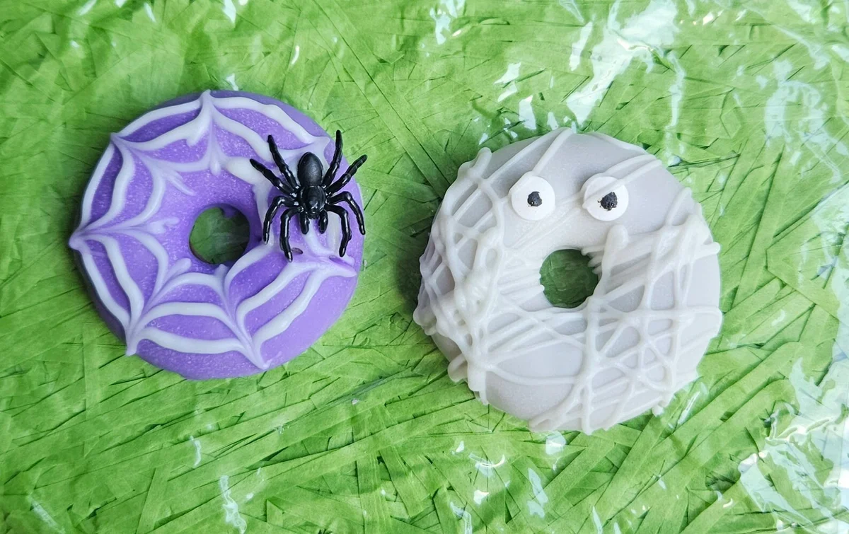 Spider web donuts for halloween
