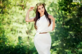 ladies toga fancy dress 3 Ways to DIY an Easy Homemade Costume Includes a gold colored