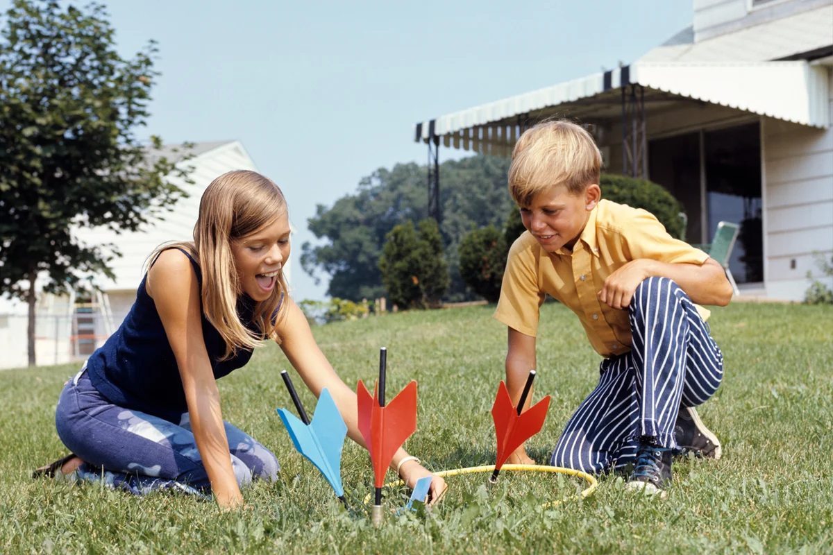 Kids playing lawn darts | Getty Editorial