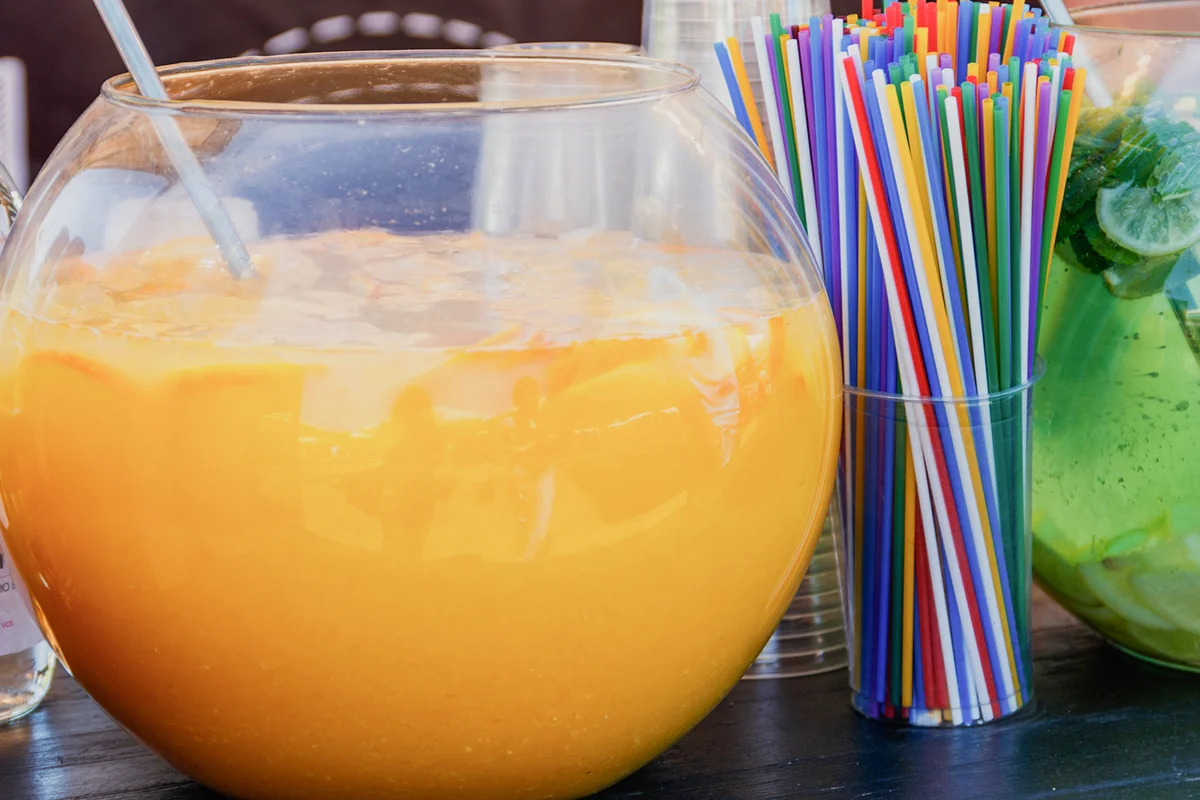 Large glass bowl with lemonade