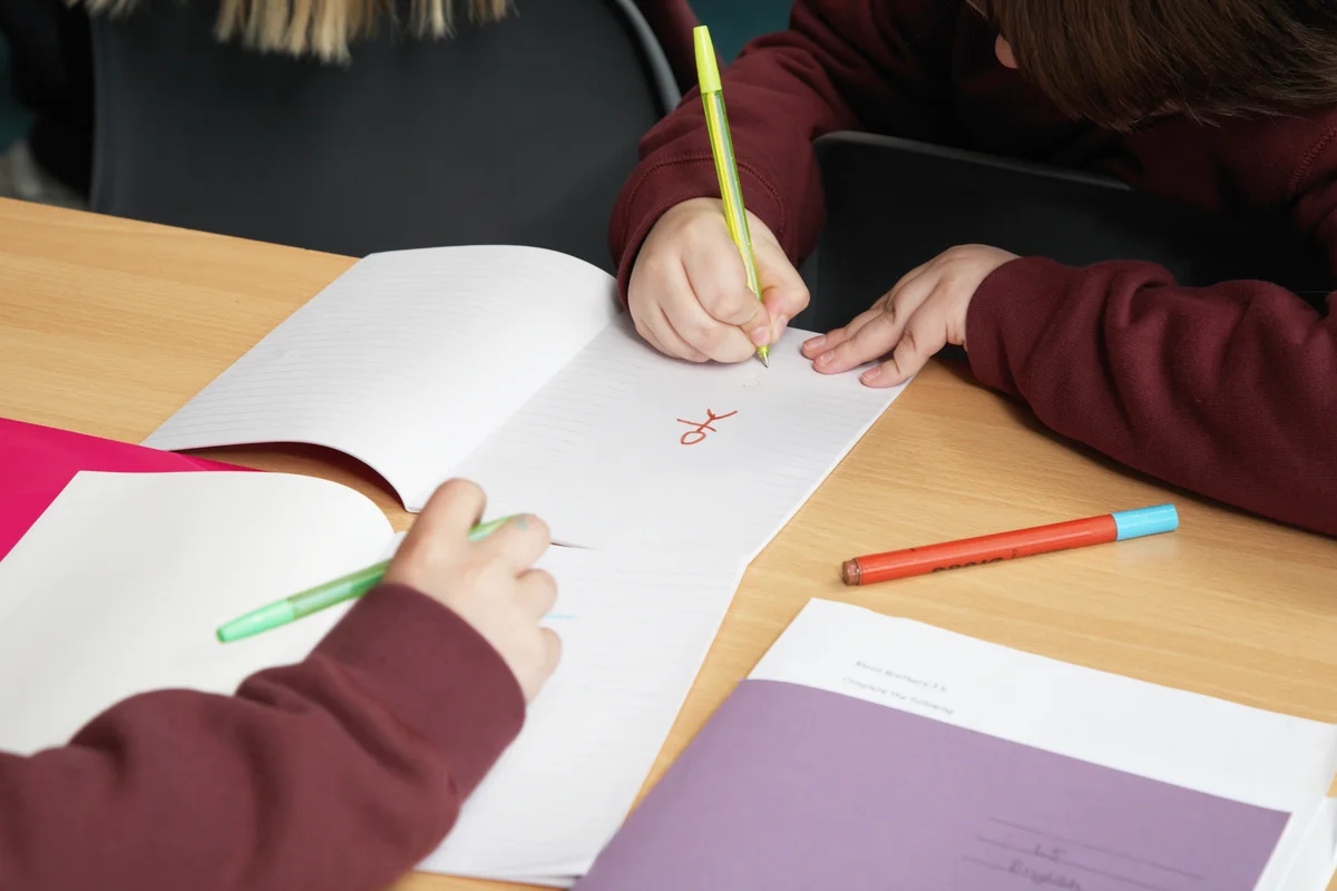 Children playing hangman