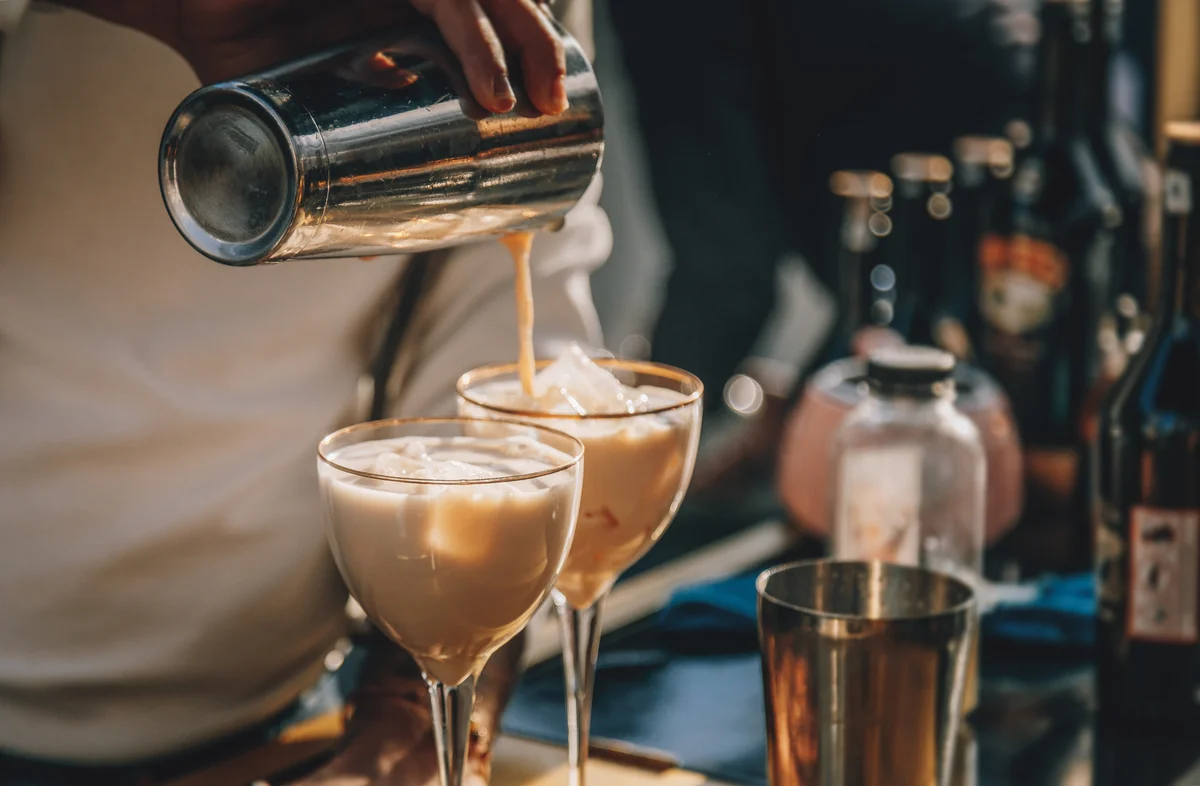 Snowball cocktail mixing