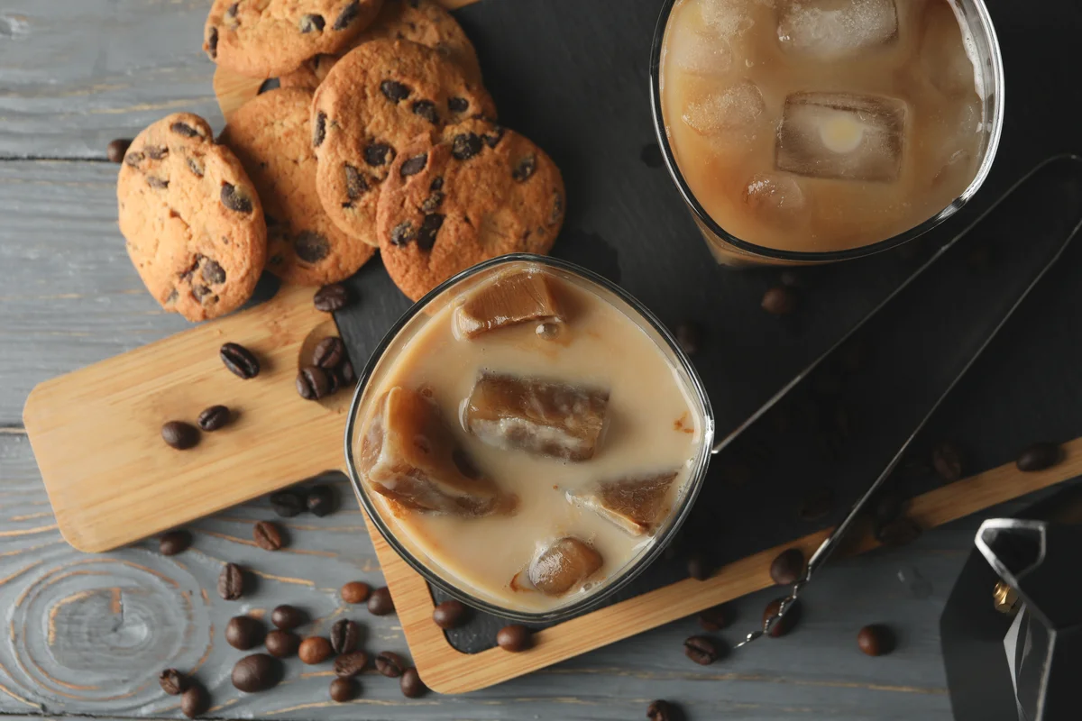 White Russian cocktails and chocolate chip cookies