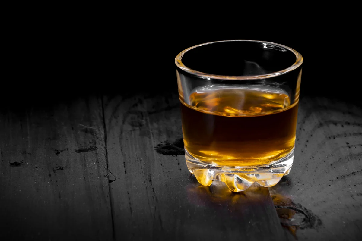 peach tea shot