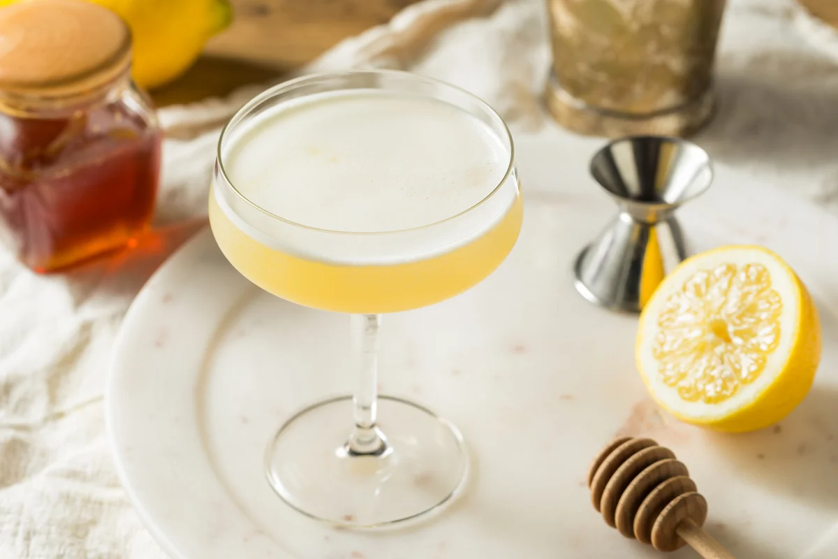 bees knees cocktails