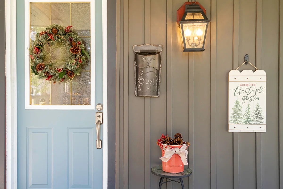 House decorated for Christmas