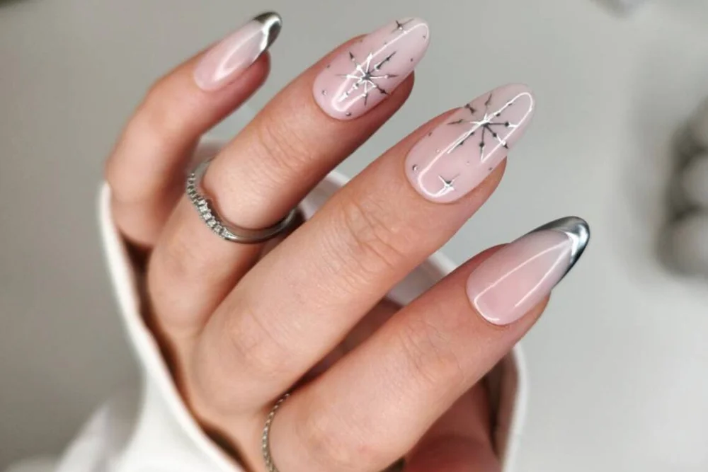 Press on Nails, Christmas Chrome Silver Snowflake