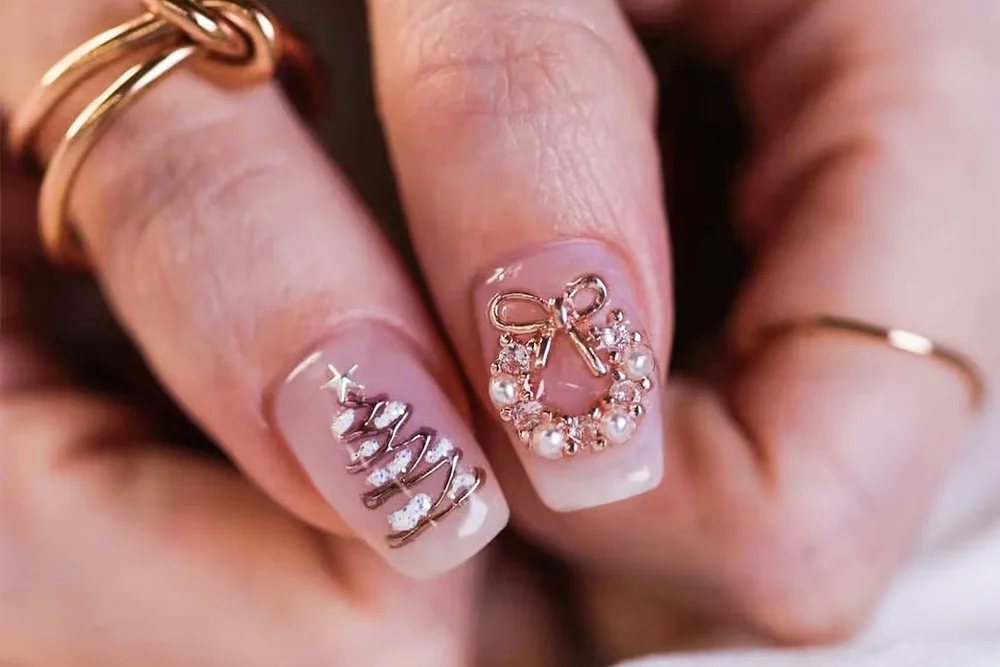 Christmas Wreath Medium Coffin Press On Nail