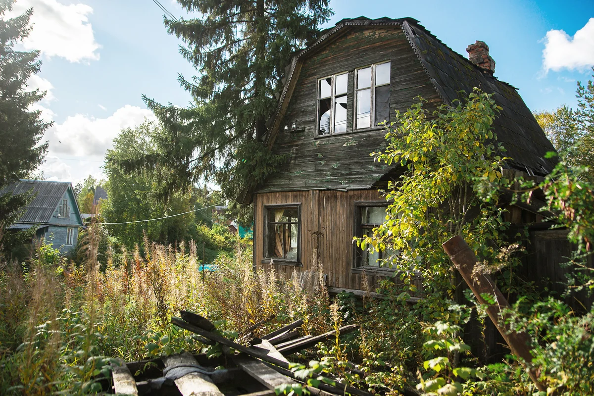 Abandoned cabin