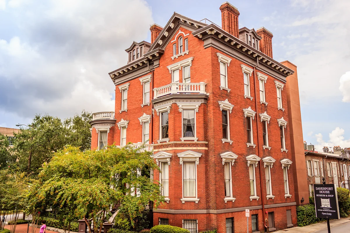The Kehoe House in Savannah, Georgia by 
Holmes Palacios / https://creativecommons.org/licenses/by/2.0/ (https://www.flickr.com/photos/holmesjr/15521510665)