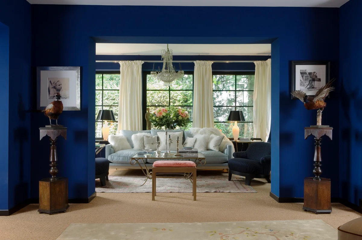 Hamburg apartment decorated in electric blues