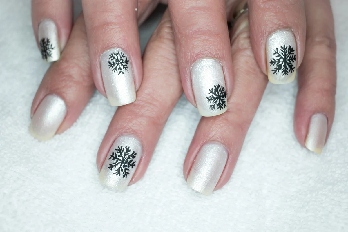 Black Snowflake Nail Art Design