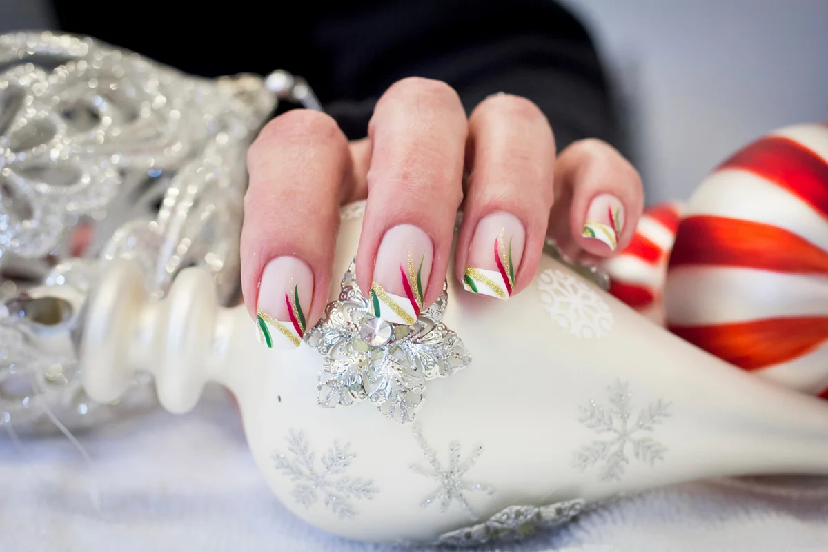 Christmas Red and Green Nail Art Design