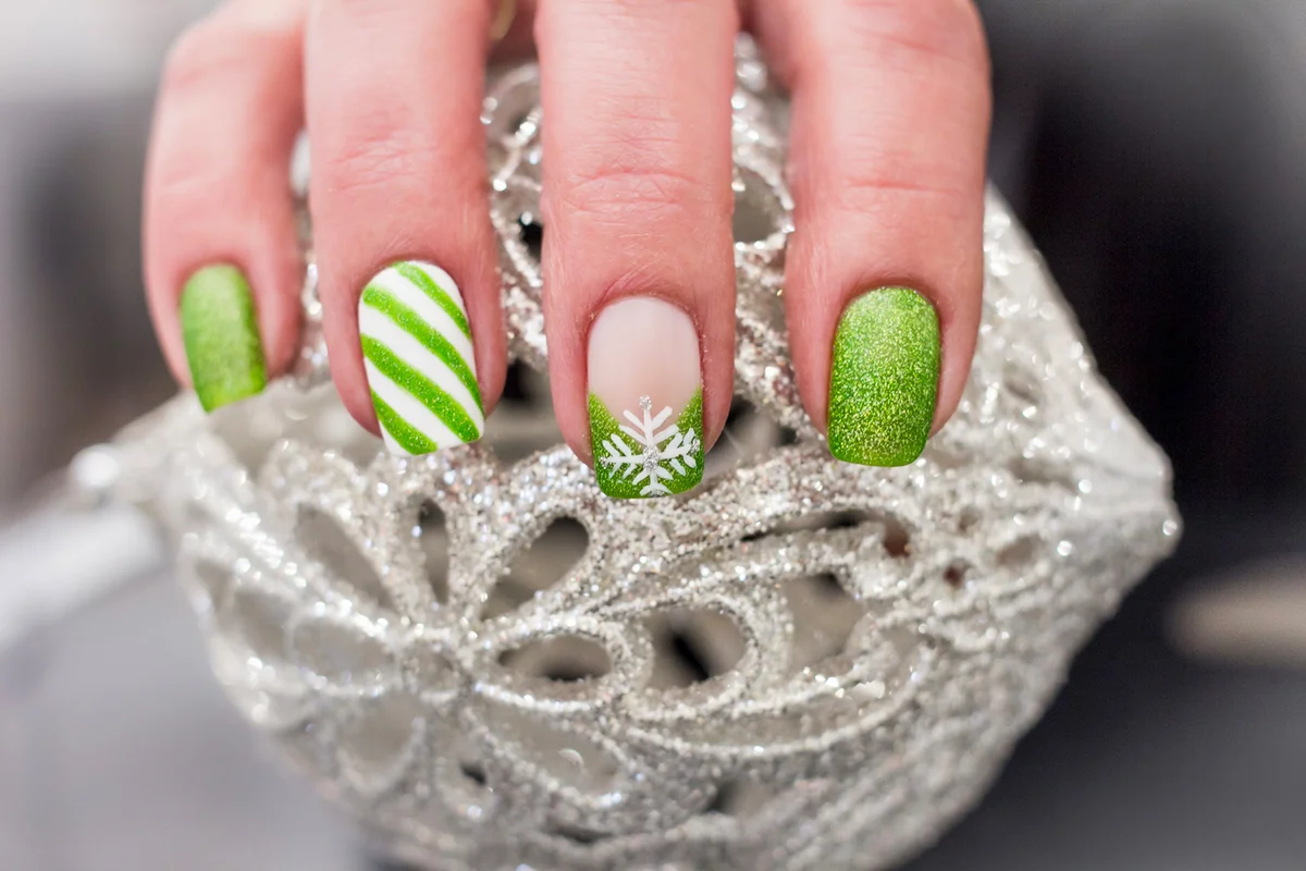 Christmas Red and Green Nail Art Design