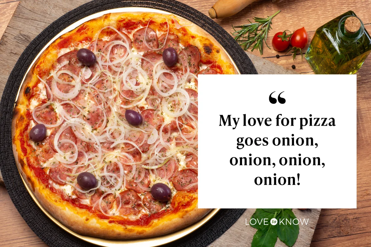 Calabrian pizza, with sliced onion